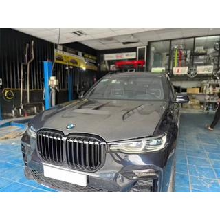 Pokrov motorja (karbon) fotografija 3