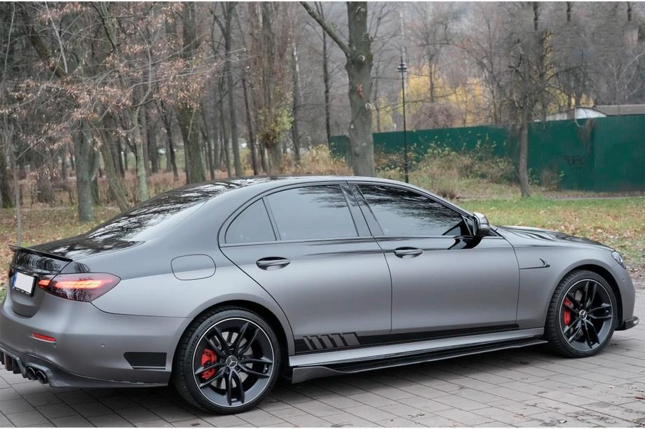 Mercedes E-class coupe C238 2016–2024 Karbonski pokrovi sprednjih blatnikov (za AMG-Line 2017-2019, Carbon) Fotografija 6