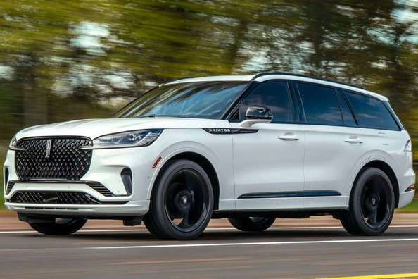 Test Lincoln Aviator 2025: Osvežen pogled na luksuz