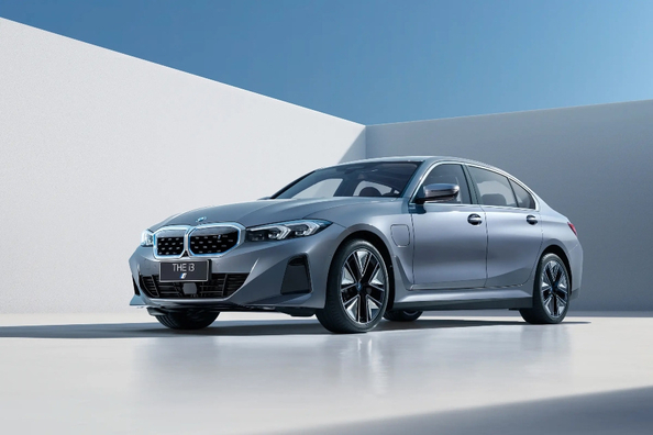 Pregled BMW i3 Sedan (G28): električna moč in slog
