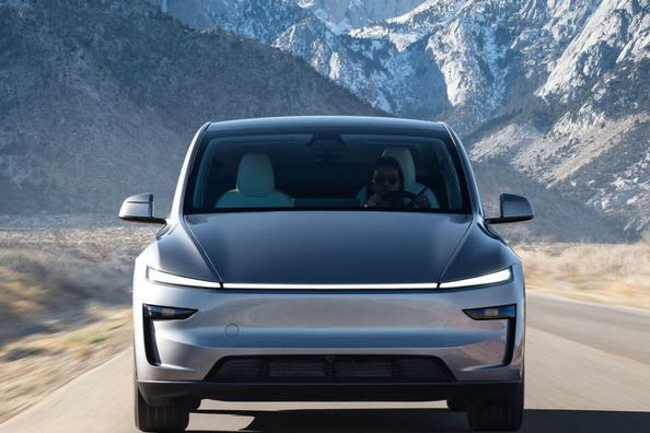 Tesla Model Y 2025: pregled električnega križanca nove ravni