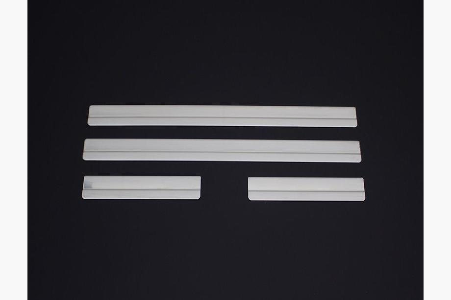 Volkswagen Polo 2001–2009 Zaščitne letve pragov OmsaLine (4 kosi, nerjaveče jeklo) Image