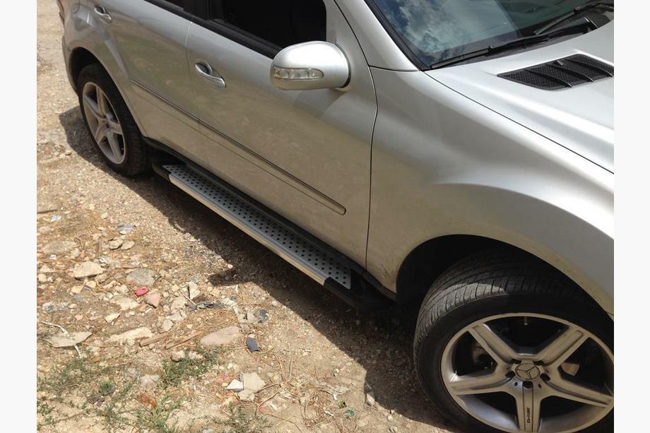 Mercedes ML W164 2005–2011 Stranske stopnice Allmond Grey (2 kosa, aluminij) Fotografija 4