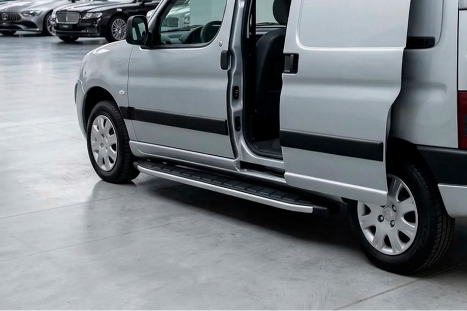 Peugeot Partner 1996–2008 Stranske stopnice Fullmond (2 kos, aluminij) Image