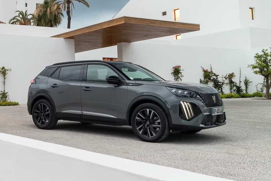 Prenovljeni Peugeot 2008: svež pogled na mestni križanec