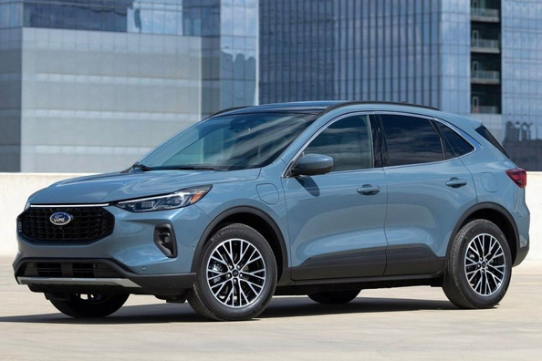 Pregled Ford Escape: prenova 2023