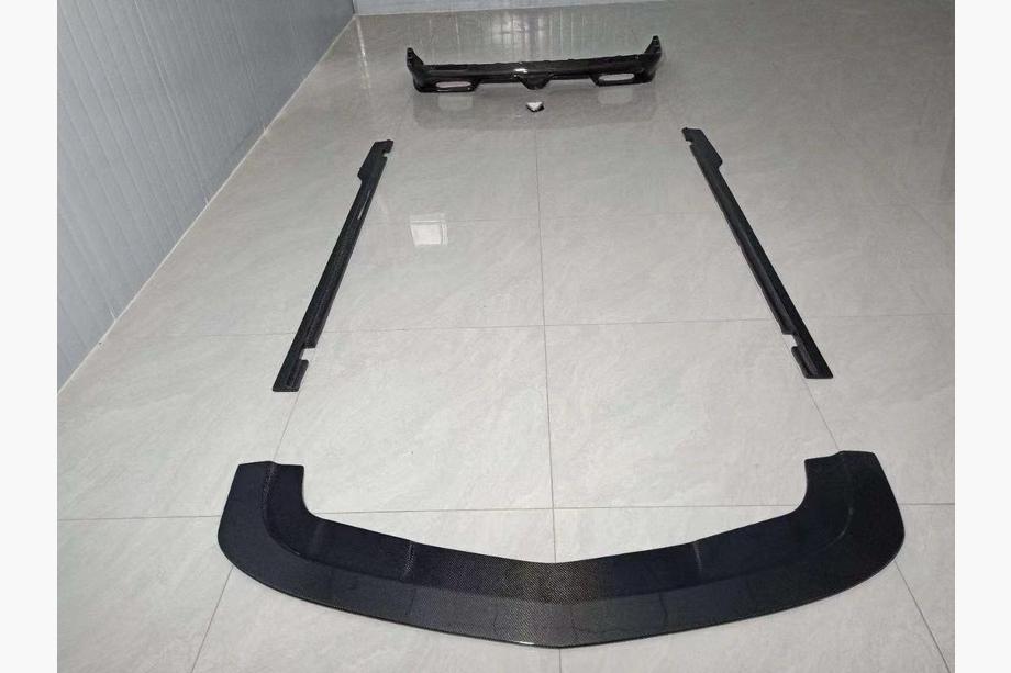 Dodge Challenger 2008–2023 Komplet body kita Carbon FullSet Image
