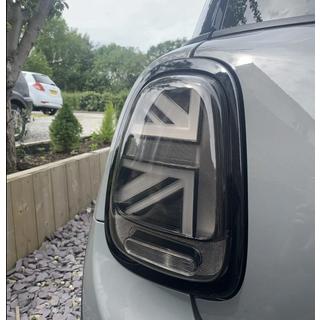 Zadnje LED luči v slogu Union Jack, črne (2 kosa) Mini Cooper F55/56/57 2014–2023 fotografija 1