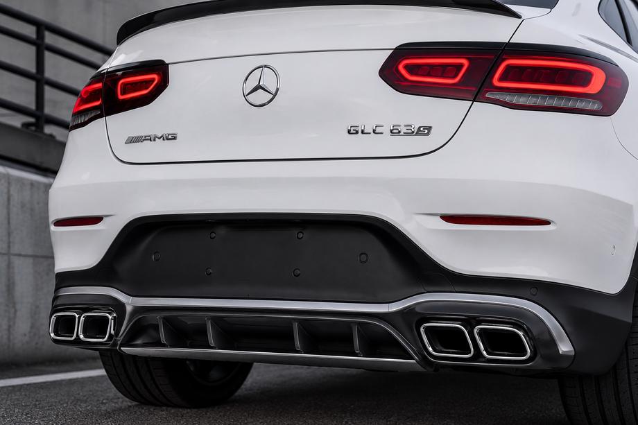 Mercedes GLC Coupé C253 2016–2023 Zadnji difuzor z izpušnimi nastavki Silver (Dizajn AMG63 2020-2022) Fotografija 3