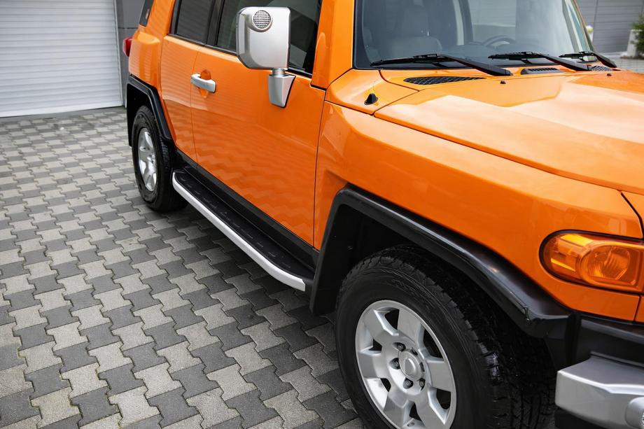 Toyota FJ Cruiser 2006–2022 Stranske stopnice Fullmond (2 kos, aluminij) Image