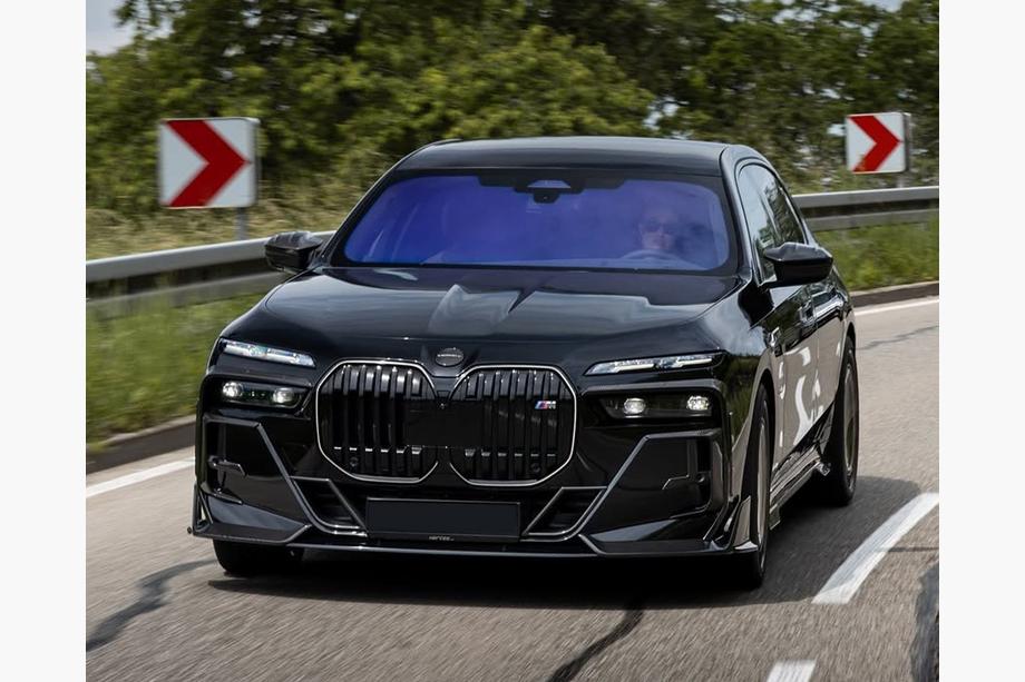 BMW serija 7 G70/G71 2022– MNSR-Style Carbon body kit Image