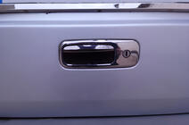 Volkswagen Caddy 2004–2010 Obloga ročaja prtljažnika (nerjaveče jeklo) Carmos - turško nerjaveče jeklo fotografija 1