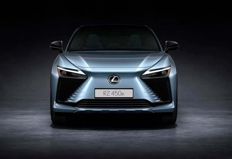 Test Lexus RZ 450e: premijski električni križanec nove generacije