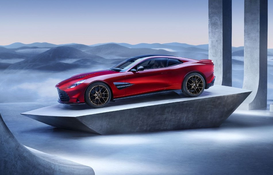 Aston Martin Vanquish III: utelešenje britanskega razkošja in sloga
