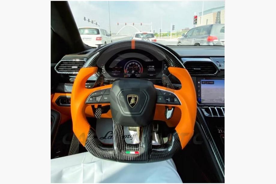 Lamborghini Urus 2018– Volan (karbon) Image