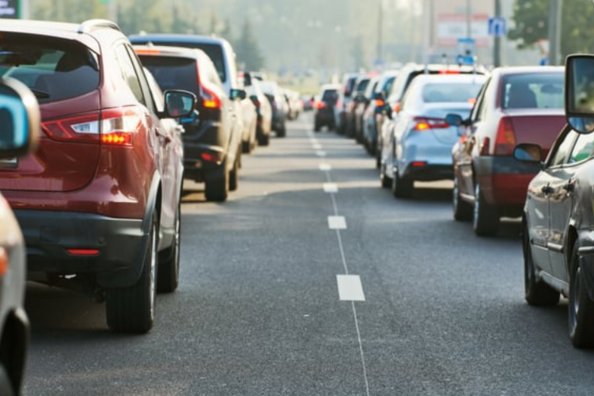 Kako preprečiti pregrevanje avtomobila v poletni gneči: praktični nasveti