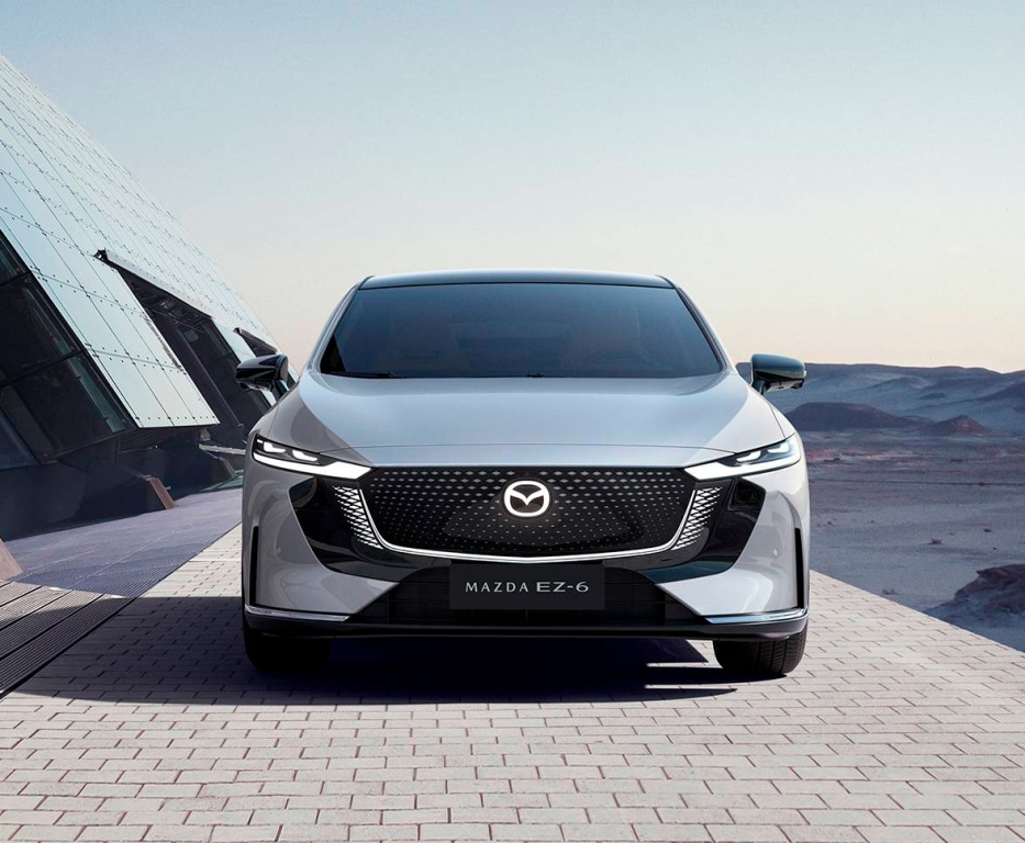 Test hibridnega liftbacka Mazda EZ-6