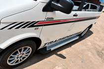 Volkswagen T5 2010–2015 Stranske stopnice Line tip (2 kos, aluminij) Dolga medosna razdalja fotografija 1