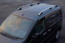 Peugeot Partner Tepee 2008–2018 Strešne vzdolžne letve Skyport (mat siva) fotografija 1