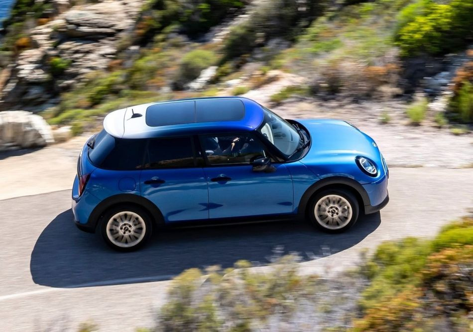 Pregled novega Mini Hatch (F65) 5-door: četrta generacija ikonične kombilimuzine