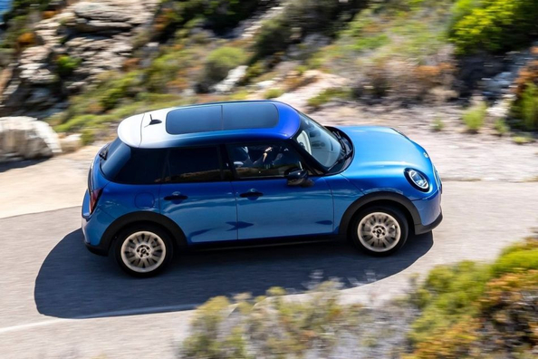 Pregled novega Mini Hatch (F65) 5-door: četrta generacija ikonične kombilimuzine