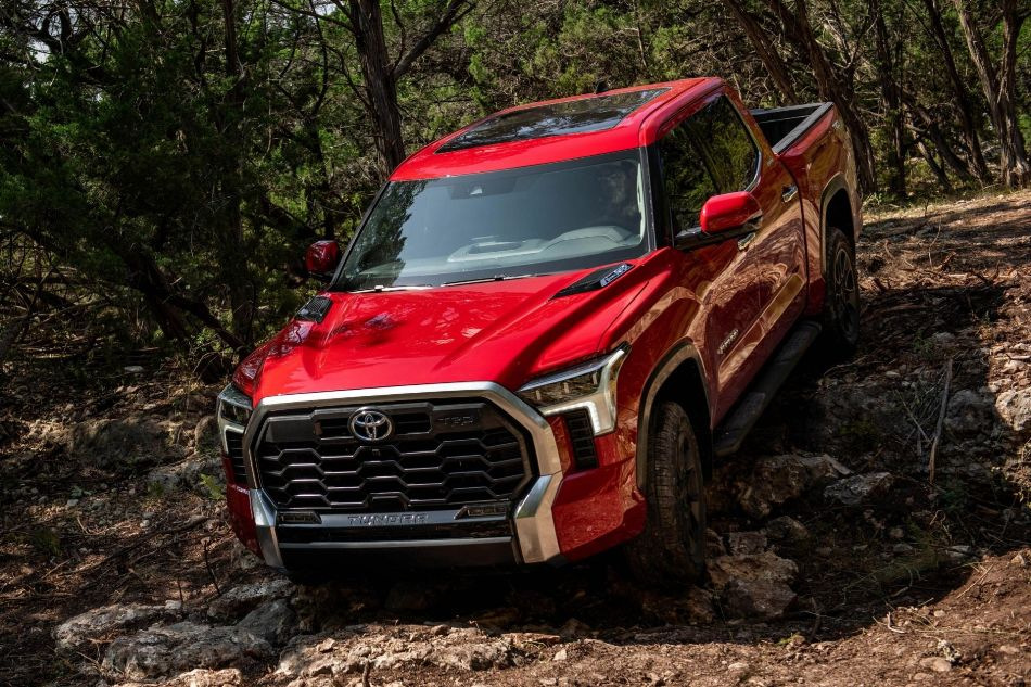Pregled Toyota Tundra: moč in zanesljivost v tretji generaciji