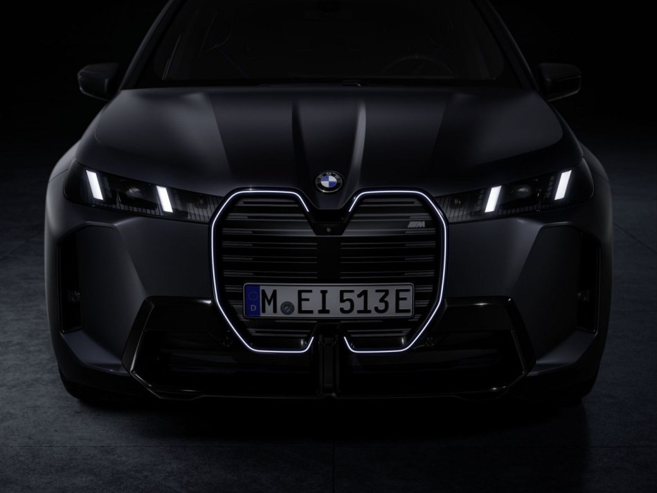 Pregled BMW iX M70: električna moč v športni izvedbi