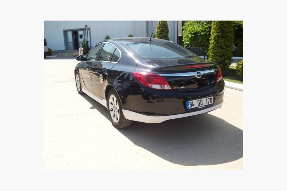 Opel Insignia 2008–2017 Zadnji spodnji dodatek (za lakiranje) Fotografija 3