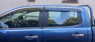 Ford Ranger 2011–2022 Vetrni deflektorji oken s kromiranim trakom Niken Luxury (2015-2022, 4 kos) fotografija 2