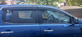 Ford Ranger 2011–2022 Vetrni deflektorji oken s kromiranim trakom Niken Luxury (2015-2022, 4 kos) fotografija 1