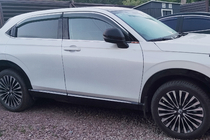 Honda eNS1 2022– Vetrni deflektorji za okna s kromiranim okrasnim trakom Niken Luxury (EU/Asia, 4 kosi) fotografija 1