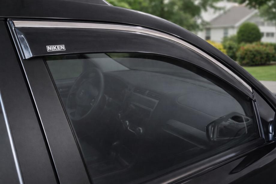 Kia Sportage 2004–2010 Vetrni deflektorji oken s kromirano letvijo Niken Luxury (4 kosi) Fotografija 3