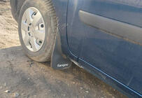 Renault Kangoo 2008–2020 Sprednje blatne zavesice Turčija (2 kos) fotografija 1