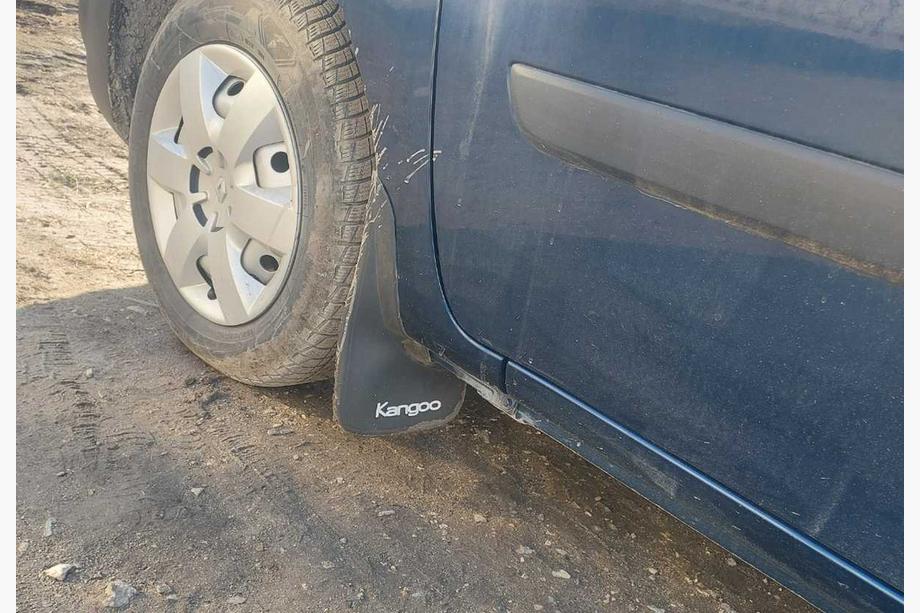 Renault Kangoo 2008–2020 Sprednje blatne zavesice Turčija (2 kos) Image