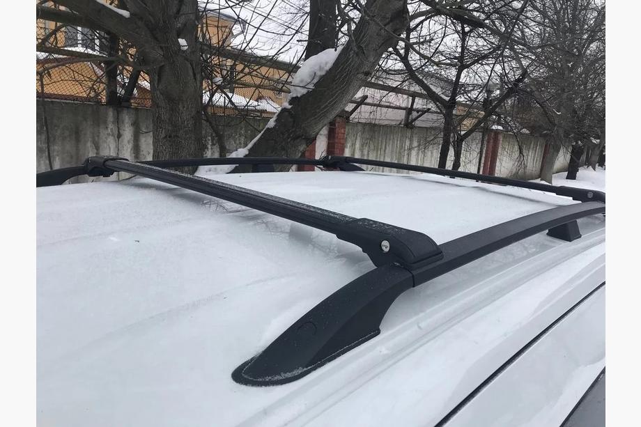 Kia Carnival 2021– Strešni nosilec (prečke) za standardne vzdolžne strešne nosilce, zaklepanje na ključ WingBar V1 (2 kosa) do 110 cm, sive Fotografija 4
