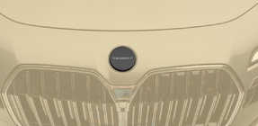 BMW serija 7 G70/G71 2022– Sprednji emblem MNSR (karbon) fotografija 1