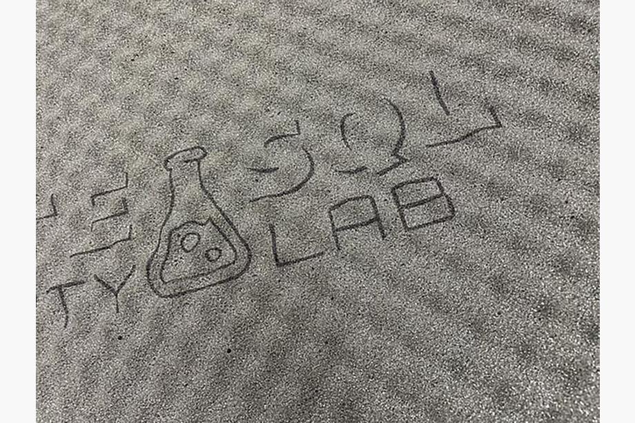 Zvočno vpojna plošča iz akustične pene ULTIMATE SQL A 15NET 15 mm (75x100 cm) Fotografija 3