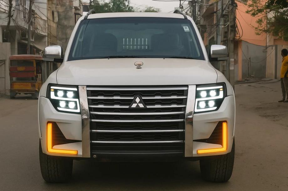 Mitsubishi Pajero Wagon IV 2006–2021 Sprednji žarometi LXR Image