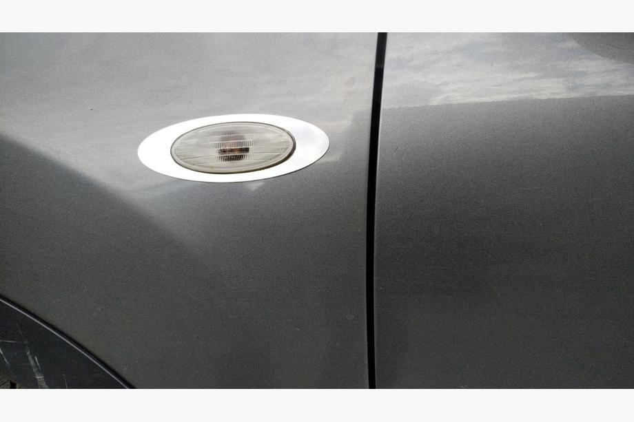 Nissan Qashqai 2010–2014 Okvir smernika (2 kos, nerjaveče jeklo) Image