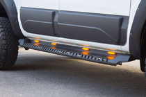 Volkswagen Amarok 2022– Stranski pragovi Dakar V1 z LED (2 kosa, kovina) fotografija 1