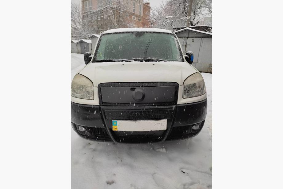 Fiat Doblo I 2005–2010 Zgornji zimski pokrov maske hladilnika Sijajna Image