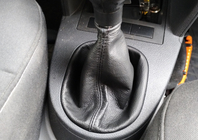 Volkswagen Caddy 2004–2010 Usnjena manšeta prestavne ročice fotografija 3