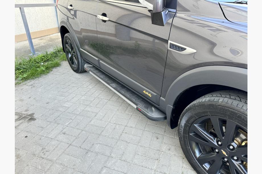 Chevrolet Captiva 2006–2019 Stranske stopnice RedLine V1 (2 kos, aluminij) Image