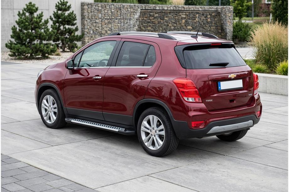 Chevrolet Trax 2012–2023 Stranski pragovi Line (2 kos, aluminij) Image