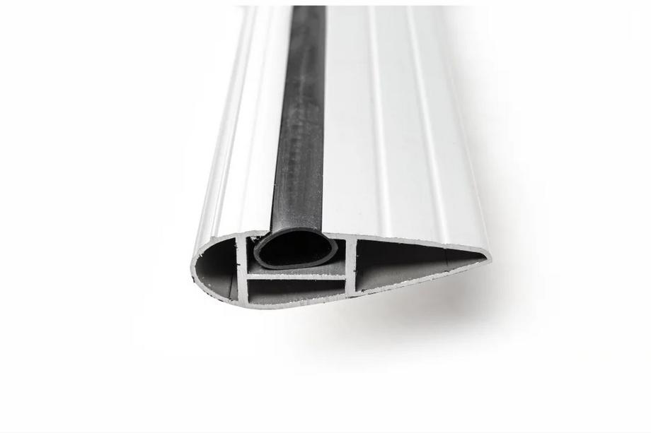 Ford Kuga/Escape 2013–2019 Prečne palice za tovarniška pritrdilna mesta, zaklepne Wingbar V3 (2 kos) Sive Fotografija 17