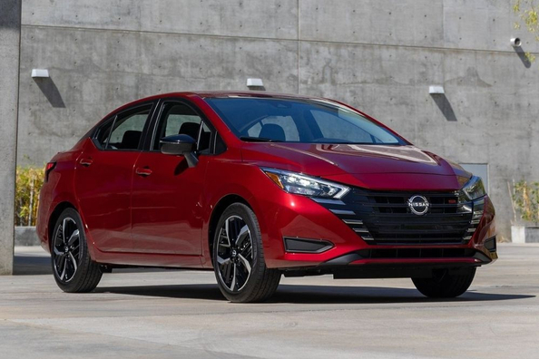 Nissan Versa: Posodobljena cenovno ugodna limuzina