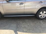 Mercedes ML W164 2005–2011 OEM bočne stopnice (2 kos, aluminij) fotografija 3