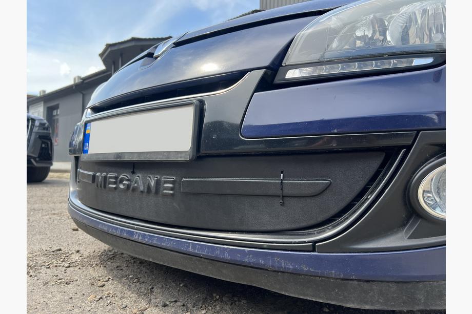 Renault Megane III 2009–2016 Zimska obloga za masko (2009-2013, spodnja) Mat Fotografija 4