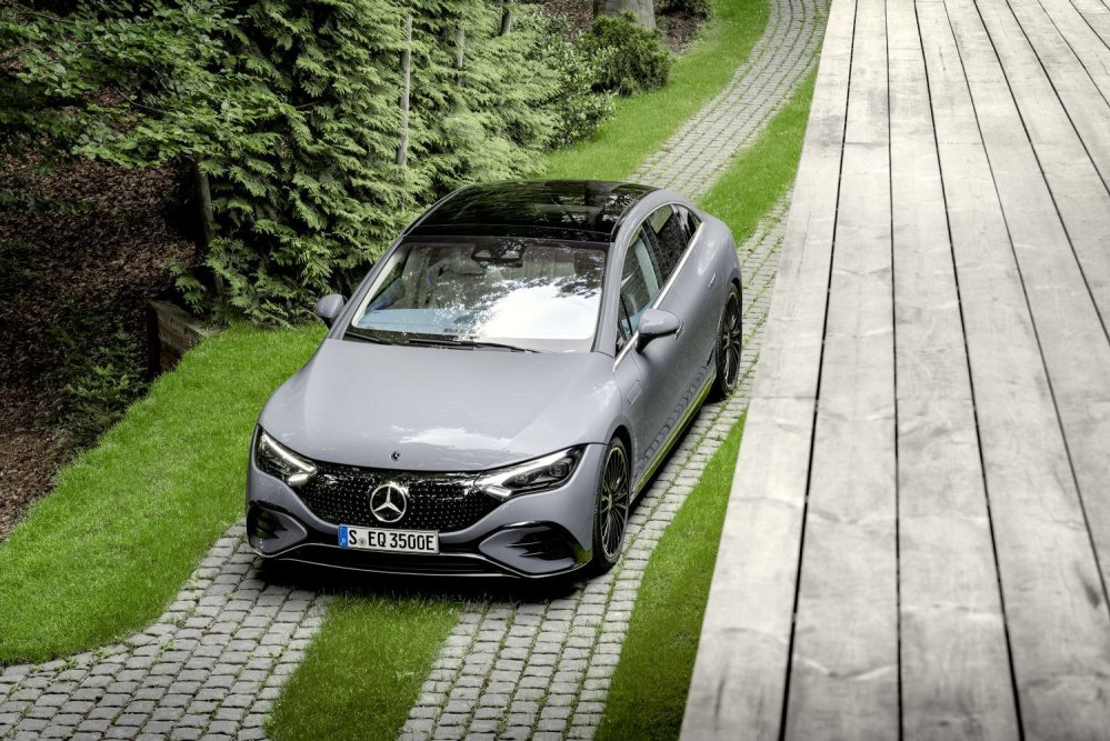 Mercedes-Benz EQE (V295): Pregled električne poslovne limuzine