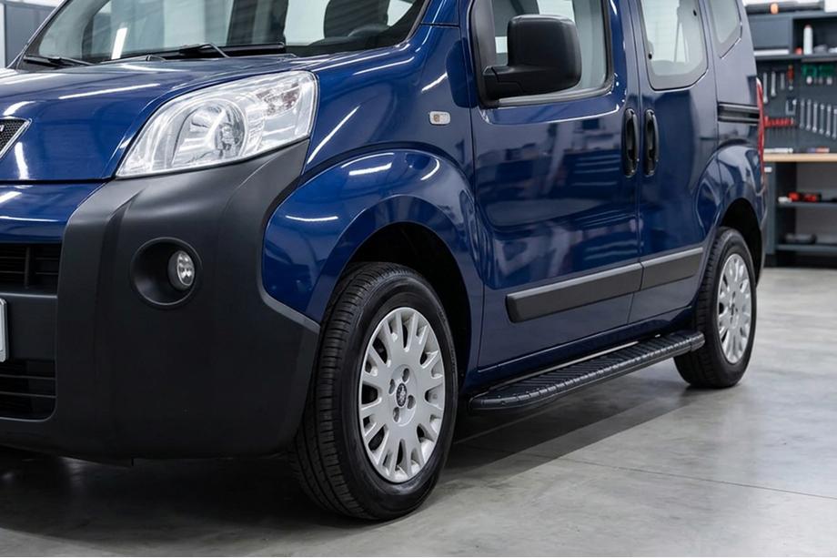 Citroen Nemo 2007–2017 Bočne stopnice Bosphorus Black (2 kos, aluminij) Image